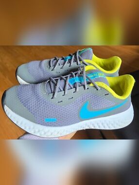 Sz 4Y Big Kids NIKE REVOLUTION "Smoke Grey Chlorine Blue" Athletic shoes